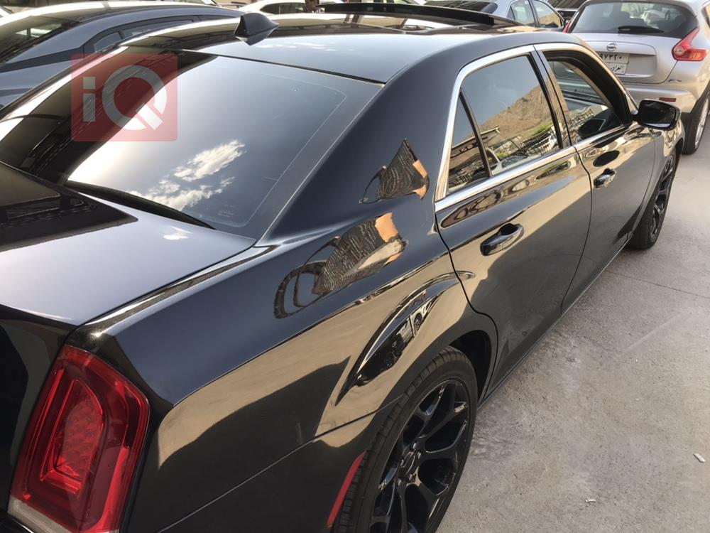 كرايسلر 300